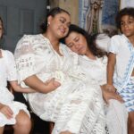 Regina Casé Instagram – Ontem foi dia de agradecer ! Que benção ver nossa Pretinha tão bem!
Uma celebração linda e cheia de emoção nessa que é quase minha segunda casa aqui na Bahia… @irmandadedoshomenspretos 
Rezar cantando e sambando é o OURO!
Viva @pretagil 🤍

📸: @agenciabrazilnews 

#ReginaCase #Salvador #PretaGil