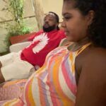 Regina Casé Instagram - Papai @xandedepilares mamãe @mikimbeth e a dinda aqui vão mostrar pra Estrela quando ela nascer,como foi linda essa primeira viagem dela pra Bahia ,ainda na barriga!!!❤️❤️❤️acham que ela tá curtindo Salvador?😅😍