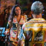 Regina Casé Instagram – Um dos momentos mais emocionantes da minha festa foi quando o Yoyô subiu no palco e, ao som de Fogo e Paixão, fez essa declaração de amor. 
Te amo, Yoyô! ❤️
*********^^^^******^^^^^^******^^^^^
Amor de uma vida se constrói durante uma vida. Um sentimento recíproco que pulsa dentro do coração e se espalha pelo corpo todo. E tão gigante que consegue ultrapassar todos os desafios e dramas, que são inevitáveis, além das dificuldades do dia-a-dia, coisas pequenas que podem ser, num momento de desespero, a gota d’água. Mas nosso copo é grande e largo, como o lago do amor.
E quando está tudo em paz, é a maior maravilha do mundo! Ter uma parceira para encarar esse mundo louco. O colo num dia daqueles… O carinho que vem do nada, sem pedir nada em troca… Uma conversa que põe tudo no lugar… E, porque não, um 5ex0 gostoso!
Quem casa quer casa. Quem quer casa, quer criança.
Hoje somos uma família com filha, filho, neto, genro e amigos.
Parabéns Yaya!

📸: @leandrojorasfoto