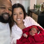Regina Casé Instagram – Um dos presentes mais lindos que eu recebi esse ano foi a ESTRELA! 🌟💫
Sim, esse é o nome dela, dessa menininha linda, filha da @mikimbeth e @xandedepilares 
A Dinda já está completamente apaixonada por você, meu amor!!! ❤️

#ReginaCase