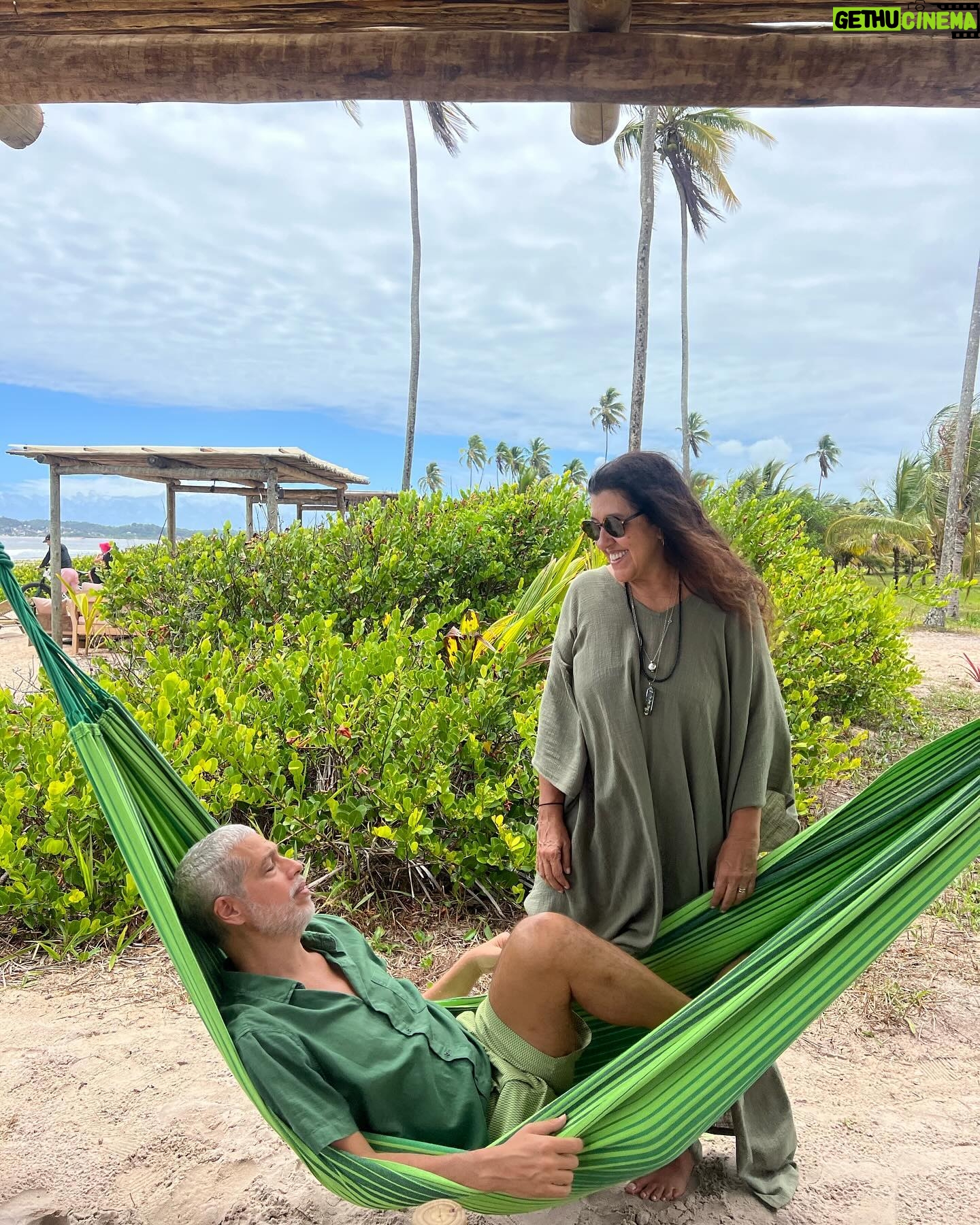 Regina Casé Instagram - Yayá e Yoyô fugiram esses dias pra ficar quietinhos… Daqui a pouco chegam nossos meninos que a gente morre de saudade… Mas como foi bom esses diazinhos só nós dois né, @eciavatta ?🩵💛