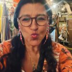 Regina Casé Instagram – Boa noite minha gente !
Que eu vou dormir logo  pra chegar depressa
quinta-feira dia 28 
com Dona Lurdes O Filme nos cinemas!!!!!
Quem tá contando os minutos pra assistir????
Marca quem você acha que vai adorar e quem vc quer que veja o filme com você!