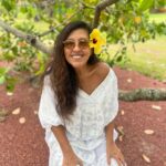 Regina Casé Instagram - Que sexta… Sobe na árvore,dorme na sombra,pula no rio,brinca na areia,mergulha no mar… 🙌🏽🙌🏽🙌🏽🙌🏽🙌🏽🙌🏽🙌🏽🙌🏽🙌🏽🙌🏽🙌🏽🙌🏽🙌🏽🙌🏽🙌🏽 Que sexta…