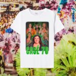 Regina Casé Instagram – Bateria arrebenta, todo mundo comenta que no domingo a Regina faz seteeeeenta! 

Em comemoração a essa data muitíssimo especial, a Casé e a @reserva se juntaram para um presente especial para a comunidade mangueirense: lançamos, em parceria, uma camiseta em homenagem aos 70 anos da Regina em que todo o lucro das peças será revertido para os projetos culturais da Estação Primeira de Mangueira. 

Entra nessa com a gente? Clique no link da bio da @reserva e garanta a sua pra deixar essa festa ainda mais bonita.

#publicidade