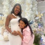 Regina Casé Instagram – ESTRELA!!!! ⭐️
Esse vai ser o nome da minha afilhada!
Que festa linda! Que dia emocionante! 
Emoção genuína, as famílias vibrando, convidados sambando alegres…
Que honra! Que alegria esse presente que @xandedepilares e @mikimbeth me deram!
Estrela, a dinda já te ama muito! ❤️