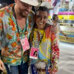 Regina Casé Instagram – Um #tbt para quem assim como eu já está morrendo de saudade do carnaval?
Que delícia esses encontros pela avenida!!
@_leandrovieirarj meu amor que fez esse desfile lindo da @imperatrizleopoldinenseoficial!
minha amiga @taisdeverdade que estava maravilhosa na @oficialportela!
Gente, e que sonho que foi desfilar na @granderio! E de onça! 🐆

#ReginaCase #GrandeRio #Carnaval