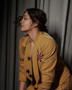 Regina Cassandra Instagram - Solitude for the traveller’s soul…
@shahinmannan @soigne_official_ @talesbyaravind @karthika.nitheesh
