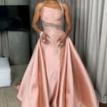 Regina King Instagram - #oscars2020 What a night.... What a team... @versace @harrywinston @stuartweitzman @waymanandmicah @makeupbylatrice @larryjarahsims @frenchieswoodbury @arconalosangeles @cadillac