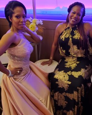 Regina King Instagram - #oscars2020
What a night....
What a team...
@versace @harrywinston @stuartweitzman @waymanandmicah @makeupbylatrice @larryjarahsims @frenchieswoodbury @arconalosangeles @cadillac