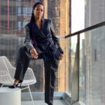 Regina King Instagram - Black Girls Rock 2019 Styled by: @waymanandmicah @oscardelarenta @chopard @malonsouliers Makeup : @oslynholder Braids: @angiehairstyles Hair styled by: @touched_by_tiff Nails: @misspopnails