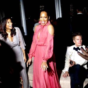 Regina King Instagram - Everyone's outpouring of joy has tickled my heart and it can't stop giggling🤗💜 I have to thank the glamizons
@oscardelarenta @moniquelhuillier @louboutinworld @stuartweitzman @chopard @ireneneuwirth @arconalosangeles @kohgendo @frenchieswoodbury @waymanandmicah @makeupbylatrice @queen_philonese @iamnakoya @raegetter62 
Thank you @theacademy !!! #bealestreet