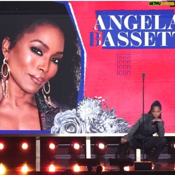 Regina King Instagram - #blackgirlsrock2019 Tonight 8/7 pm central on @bet 💜Showering love on each other💜