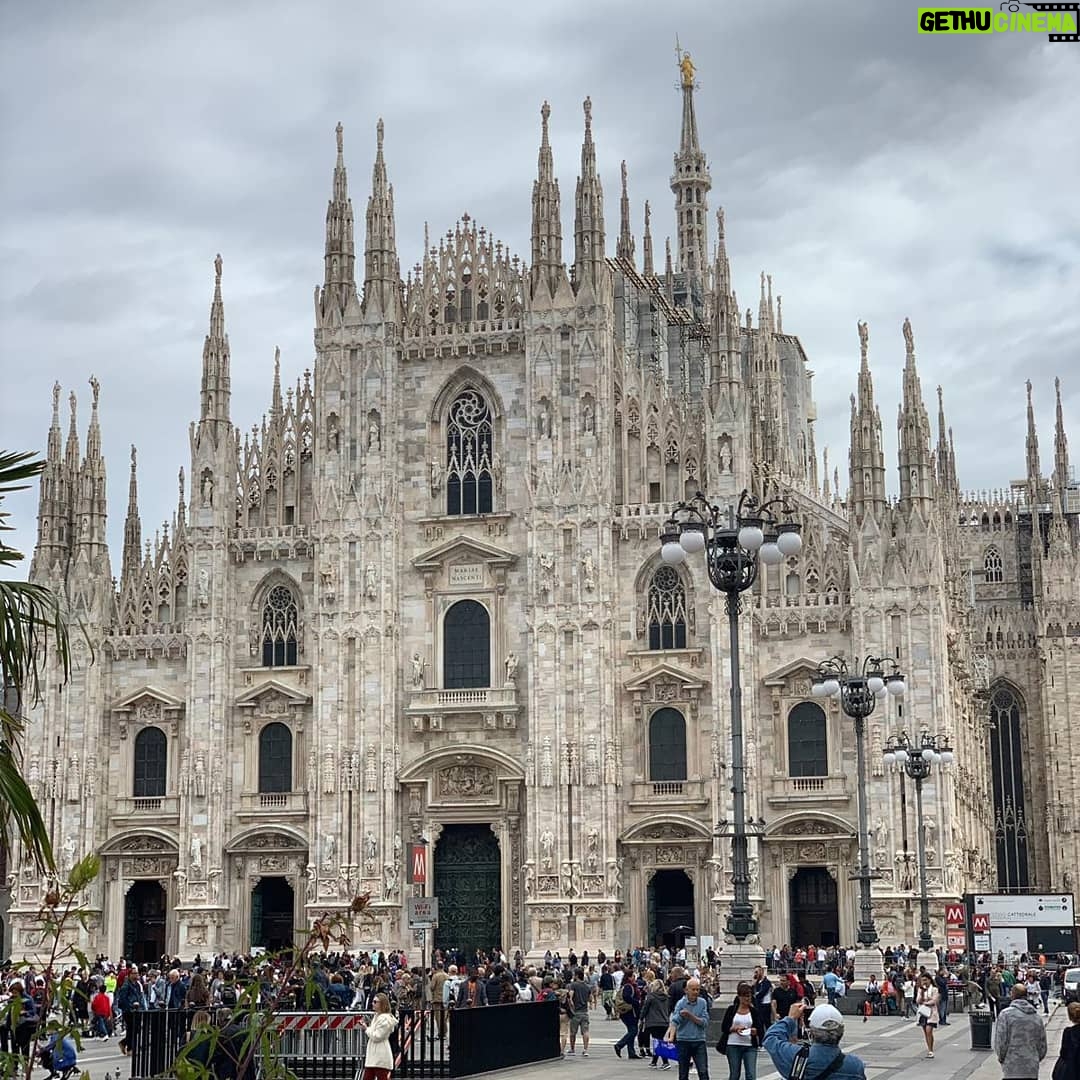 Regina King Instagram - Arrivederci Firenze e Milano! Thank you! @prada @jkplacefirenze @palazzoparigi for making sure my first trip to Italy was an unforgettable one 💚🗯❤