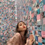 Reina Triendl Instagram - @dior 🕊️♡ House of Dior Ginza にて行われている 「ディオリビエラ」のポップインストアへ🐅🦒 虎や猿のモチーフやアンニュイなピンクのお洋服は幻想的な旅を思い起こさせてくれる…🦩♡ カフェ ディオール by ラデュレにもお邪魔して優雅なひとときを過ごさせていただきました #DIORIVIERA  #cafediorbyladuree #SupportedbyDior #PR