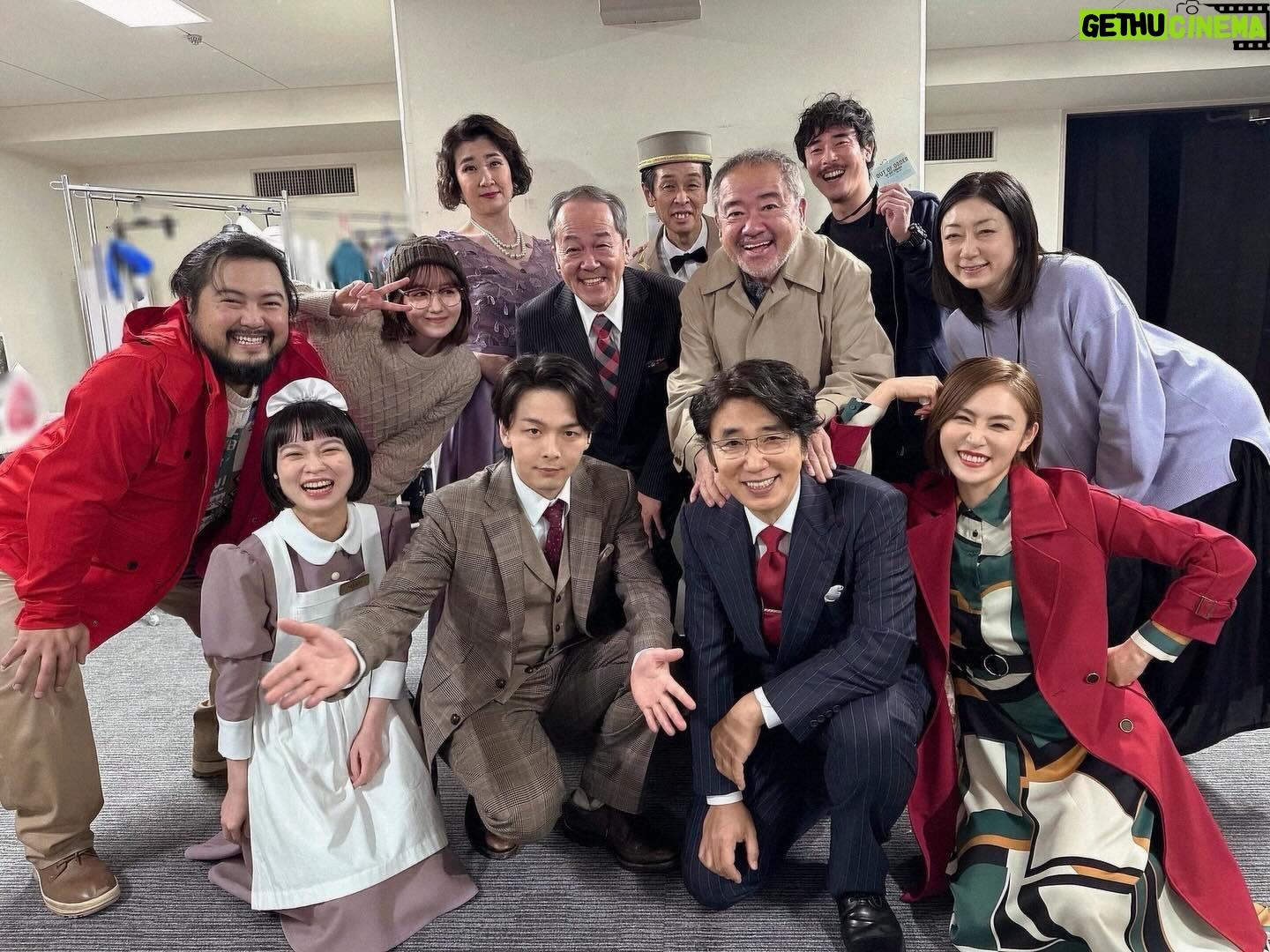 Reina Triendl Instagram - 舞台「OUT OF ORDER」 大千秋楽でした🚀 初舞台、本当に楽しかった〜♡!! 最初の方のお稽古でお互いの呼び名を決めて、言い合ったゲームがなつかしい☺️最初から大好きだったけど、終わった今はもっと大好きになってました。 キャストのみなさんはもちろんだけれど、スタッフのみなさまも♡みんなでたくさん準備して挑む舞台は毎日本当に楽しかったです。 そして、お客さまがいて初めて完成した舞台。たくさんの拍手がうれしかったです♡ また舞台に立てますように☺️