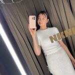 Reina Triendl Instagram - 今日のいろいろ🐬 夜ごはんは、常夜鍋を食べました! ちぢみほうれん草おいしかった〜🥬 (3枚目のおしりにタグついてます…失礼しましたあ🫠 注文したセットアップをキレイに着こなすために ピラティスさらにがんばるぞ〜💪)