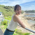 Reina Triendl Instagram - オフショット🩵 因みに、普段から愛用しているのですが、 ワイヤレスブラ(3Dホールド)のおかげで着る服のバリエーションがすごく増えた✌︎ 今年はたくさんノースリーブ着たいなぁって思ってます✌︎ 夏、楽しもう🍉😋 #もちろん #全身ユニクロ🫶