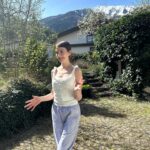 Reina Triendl Instagram – ⛰️ 🌸