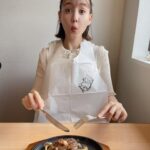 Reina Triendl Instagram - 旅色の撮影で兵庫県へ☺️ 楽しかった〜! 撮影中、キャベツチップのUFOキャッチャーにも挑戦💪 結局取れなくて、買いました☺️びっくりするほど美味しかった〜😋
