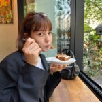 Reina Triendl Instagram - 夜9時で この明るさ🇫🇷 🍃