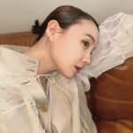Reina Triendl Instagram - PRADA MODE🩵 東京都庭園美術館にて庭園を舞台に、建築、アート、音楽を満喫してきました☺️ 晴れていて、気持ちがよかった〜! このpradaの洋服もとっても好み☺️☺️ #PRADAMODE