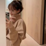 Reina Triendl Instagram - 🏃‍♀️🌿 ローラちゃんが作った スウェット着てみた🌿 ピンクバッグはユニクロ❤︎