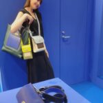 Reina Triendl Instagram – 今日から阪急うめだ本店にて
「Mulberry x Paul Smith」のポップアップショップが開催中です🐿️

朝から行ってきちゃいました🚄

オリジナルのドローストリングトラベル
ポ ーチセットがもらえるキャンペーンもあるのだそう♡

ポップアップは10月3日までです😉

#MulberryxPaulSmith
#PR