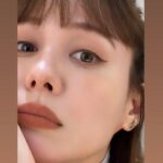 Reina Triendl Instagram – 「UNIQLO LifeWear Exhibition 2023FW in TOKYO」に遊びにきました🤎
ダウンは軽くて、さらにフワフワに進化していたし、重ね着したい秋冬の服がたくさんでした♡
楽しかったなぁ〜😊
「UNQLO CREPE」のキッチンカーもあるらしいのです😋😚
この日着ている服ももちろん全身ユニクロ。
水色とブラウンを合わせるの大好き!
この日のメイクも載せてみたから、
最後まで見てみてください🧸
#UNIQLO
#LifeWear
#UNIQLO2023FW