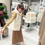 Reina Triendl Instagram – 「UNIQLO LifeWear Exhibition 2023FW in TOKYO」に遊びにきました🤎

ダウンは軽くて、さらにフワフワに進化していたし、重ね着したい秋冬の服がたくさんでした♡

楽しかったなぁ〜😊

「UNQLO CREPE」のキッチンカーもあるらしいのです😋😚

この日着ている服ももちろん全身ユニクロ。
水色とブラウンを合わせるの大好き！

この日のメイクも載せてみたから、
最後まで見てみてください🧸

#UNIQLO 
#LifeWear　
#UNIQLO2023FW