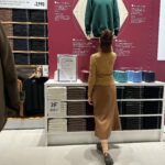 Reina Triendl Instagram – 「UNIQLO LifeWear Exhibition 2023FW in TOKYO」に遊びにきました🤎

ダウンは軽くて、さらにフワフワに進化していたし、重ね着したい秋冬の服がたくさんでした♡

楽しかったなぁ〜😊

「UNQLO CREPE」のキッチンカーもあるらしいのです😋😚

この日着ている服ももちろん全身ユニクロ。
水色とブラウンを合わせるの大好き！

この日のメイクも載せてみたから、
最後まで見てみてください🧸

#UNIQLO 
#LifeWear　
#UNIQLO2023FW