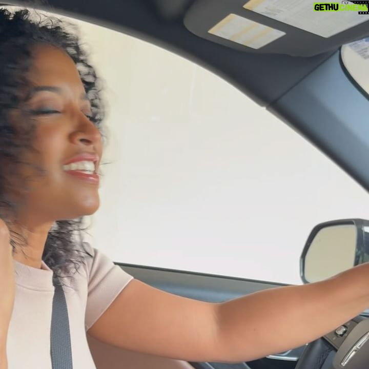 Renรฉe Elise Goldsberry Instagram - #fbf On my way to do #busythisweek ! 1. calm and confident in this spring #powersuit 2. scaring @billieegene because in this glam Iโm feeling myself too much to be driving 3. overwhelmed with pride for my girl @busyphilipps! Watch, shop, and laugh with us! @qvchsnplus โ streaming FREE now. Hair @derickmonroe Makeup @billieegene Style @sarahslutsky ๐: @rodebjerofficial @everlane ๐ : @betzabe_official ๐: @savettenewyork ๐: @_jennybird