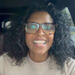 Renée Elise Goldsberry Instagram - #fbf On my way to do #busythisweek ! 1. calm and confident in this spring #powersuit 2. scaring @billieegene because in this glam I’m feeling myself too much to be driving 3. overwhelmed with pride for my girl @busyphilipps! Watch, shop, and laugh with us! @qvchsnplus – streaming FREE now. Hair @derickmonroe Makeup @billieegene Style @sarahslutsky 👗: @rodebjerofficial @everlane 👠: @betzabe_official 👛: @savettenewyork 💎: @_jennybird