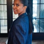 Renée Elise Goldsberry Instagram - Wednesday, WERK! Watch #Girls5eva! All 3 seasons, now on #Netflix ! Makeup: @billieegene Hair: @derickmonroe Stylist: @sarahslutsky Look: @brunellocucinelli Shoes: @aminamuaddi Bag: @31philliplim Jewelry: @foundrae #GIRLS5EVA #press #glam #nyc