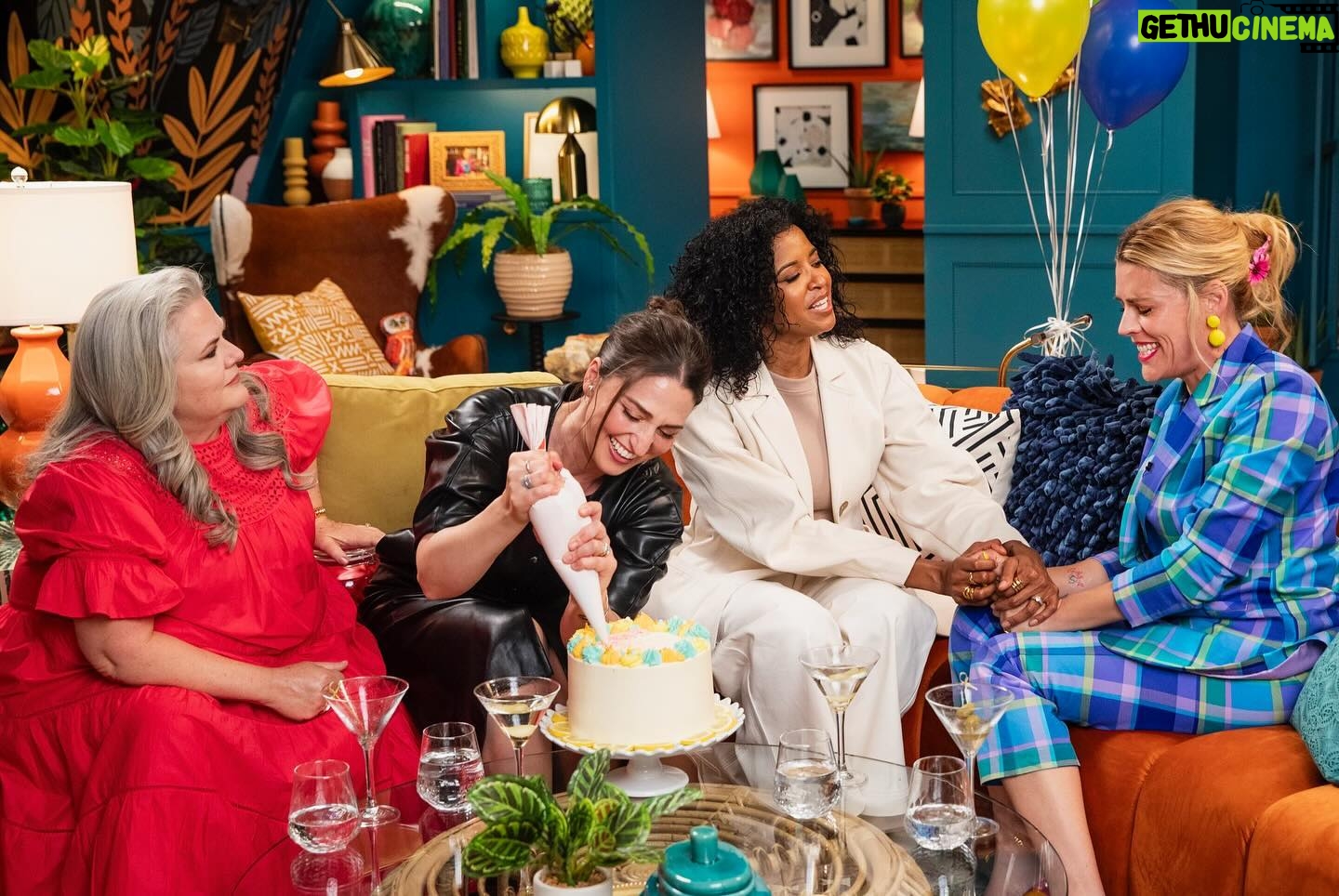Renée Elise Goldsberry Instagram - My beloved @busyphilipps HAS HER OWN NEW AND ORIGINAL TALK SHOW! #BUSYTHISWEEK And #Girls5eva are her first guests!! We laughed, we sang, and we got tattoos?! Watch shop with us TODAY at 10PM ET on @qvchsnplus.