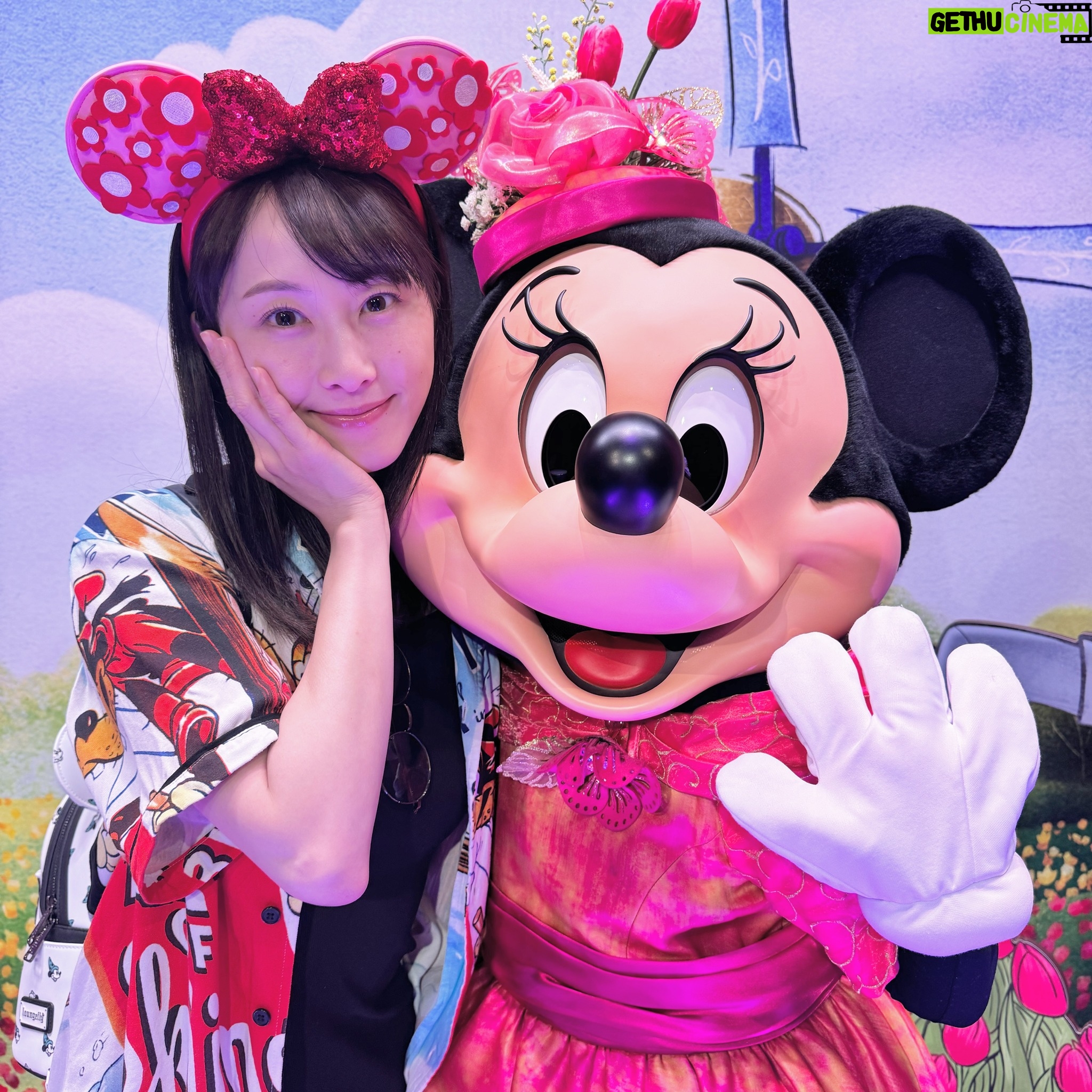 Rena Matsui Instagram - 東京ディズニーランドでミニーちゃんとグリーティング💕✨ いい加減ちゃんとしたカメラを買うべきか悩み中。