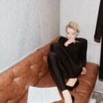Renata Litvinova Instagram - С Днем Всех работающих женщин - да пусть они правят миром! Happy holiday to all women - let them rule the world !
