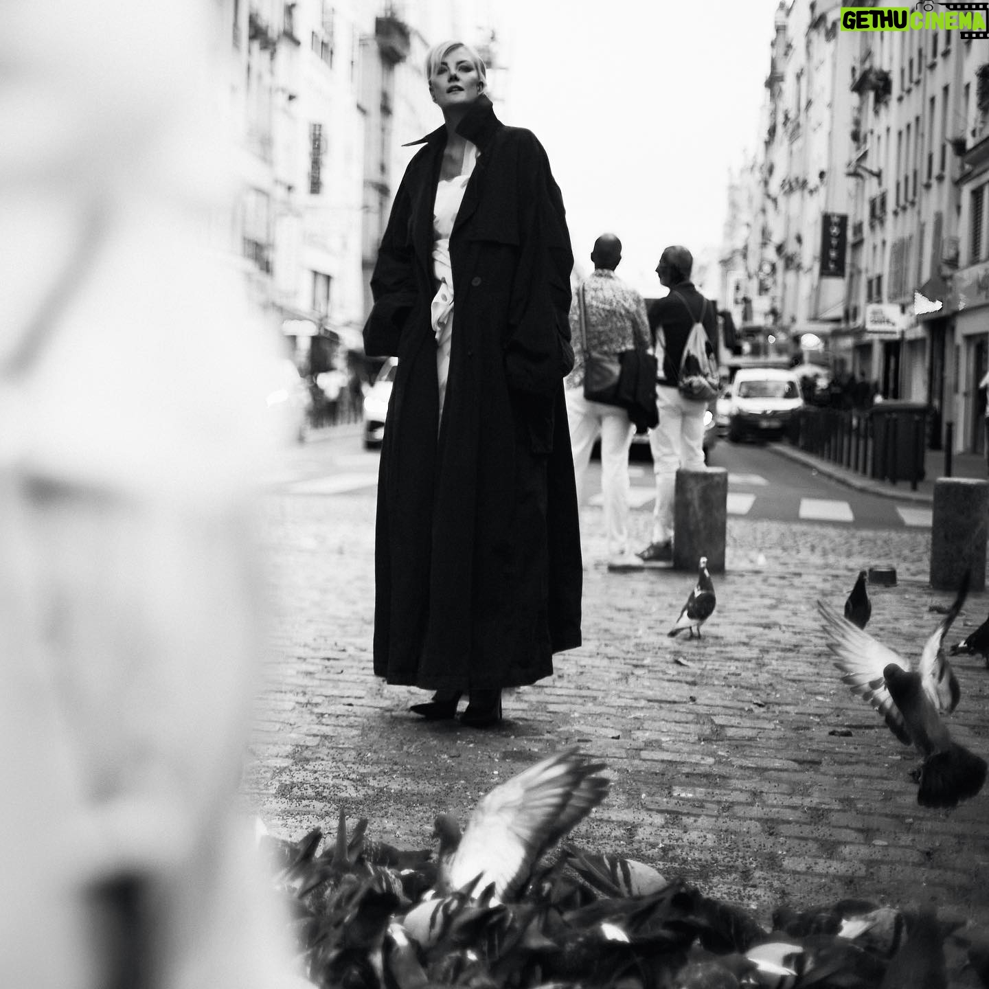 Renata Litvinova Instagram - Ведь птицы чьи-то души? After all, birds are someone’s souls?