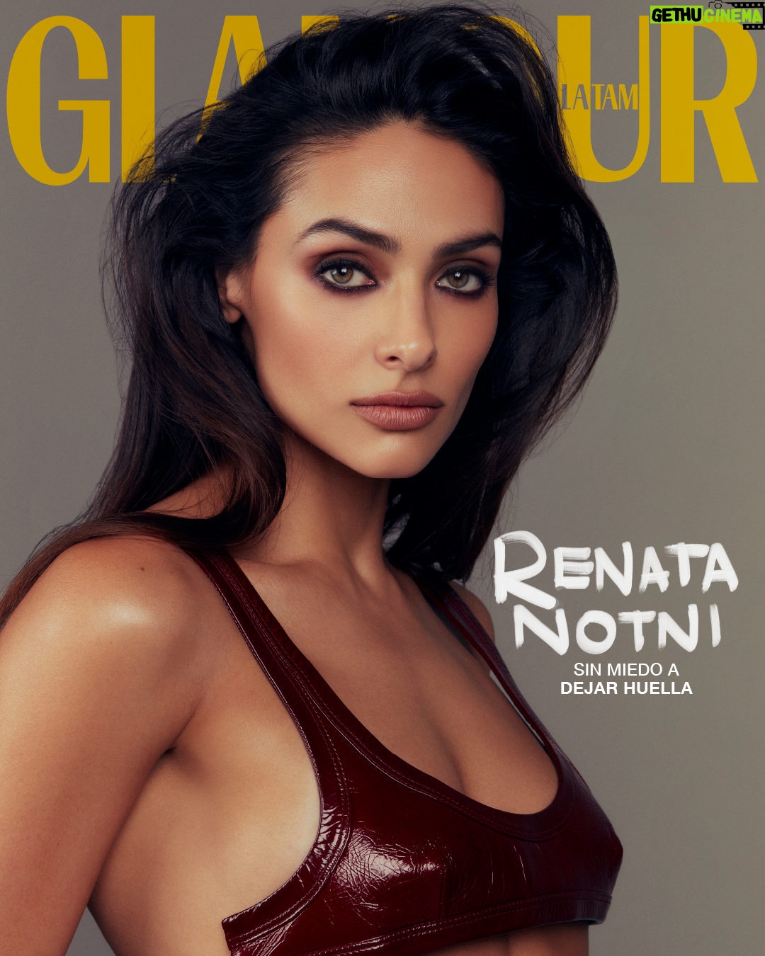 Renata Notni Instagram - Reconociendo su valor y teniendo en claro quién es y hacia dónde va, #RenataNotni se encuentra en su etapa más libre, auténtica y congruente. Como estrella de portada de #GlamourMayo y siendo embajadora de @lorealparis la actriz mexicana nos comparte su compromiso con inspirar a más mujeres a través de sus proyectos, sus metas y detalles exclusivos que puedes encontrar en la entrevista de #RenataNotniEnGlamour. ❤️ ¡Descúbrela en nuestras stories y link en bio! #PORQUETULOVALES #LOREALPARISSKINCARE #LOREALPARISMAKEUP Head of Editorial Content: @itsfarahslim Entrevista: @joselyneo Fotógrafo: @bryanfls Styling: @fernan.mx Coordinación de moda: Sarah Mendoza Asistentes de moda: Valeria Merlos, Renata Leyva y Sarahí Osorio Peinado: @ernestovargas_hair Maquillaje: @anagdev Producción: @barbarateran_ Coproducción: @cesar.durione