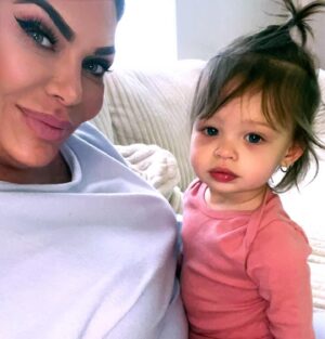 Renee Graziano Instagram - I’m on the Glam Ma clock ⏰ #reneegraziano #twins #grandma #glamma #kids #babies #instagram #iloveyou