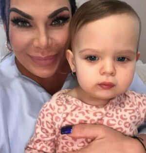 Renee Graziano Instagram - I’m on the Glam Ma clock ⏰ #reneegraziano #twins #grandma #glamma #kids #babies #instagram #iloveyou
