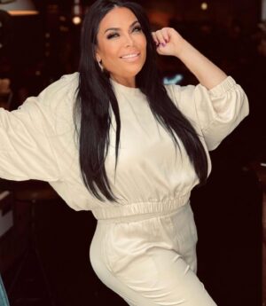 Renee Graziano Instagram - It’s not about being perfect.. 😍 
#reneegraziano #italiangirl #recovery #soberbabe #happy #living #nyc #smile