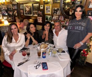 Renee Graziano Instagram - Uptown baby Uptown baby we gets down baby!! Monthly standing reservations at #RAOS has always been 1 of my sister Lana’s greatest flexes 🍝🇮🇹🍝 #family #reneegraziano #grazianogirls #delisousfood #sisters #family #happy #sober #love #eatitalian #spicysicilian