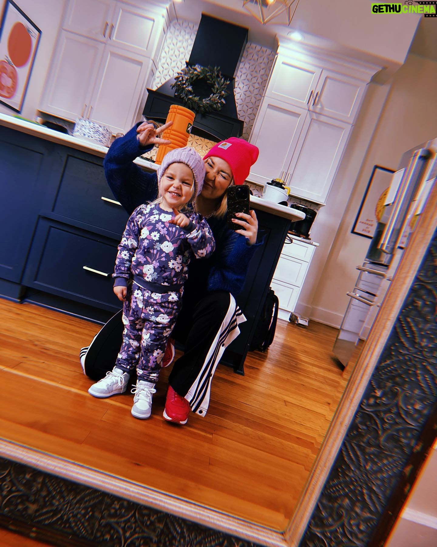 Renee Paquette Instagram - 💓💓💓