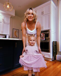 Renee Paquette Instagram - 80 Easter eggs and a carrot cake later! Easter was a success 🐣