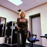 Renee Paquette Instagram - Just a girl trying to get a shot of her outfit once the room is empty.