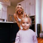 Renee Paquette Instagram - 80 Easter eggs and a carrot cake later! Easter was a success 🐣