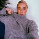 Renee Paquette Instagram - In my sweater era. 🧶