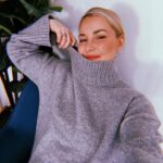 Renee Paquette Instagram - In my sweater era. 🧶