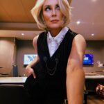 Renee Paquette Instagram – Business attire only. 💌 🖊️