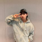Renjun Instagram - 🤟